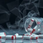 Kapszulák szétszórva egy üvegben, amely a speed-ra utalhat