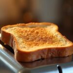 Ropogós pirítós egy elektromos kenyérpirítóban